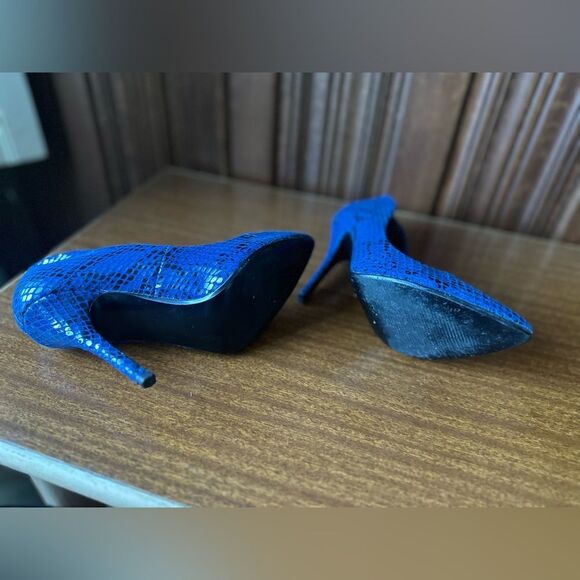 Blue Snakeskin Pattern Stilettos - Picture 7 of 7